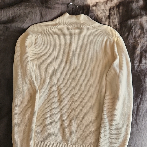 Banana Republic Cream Turtleneck Sweater EUC - Picture 6 of 7